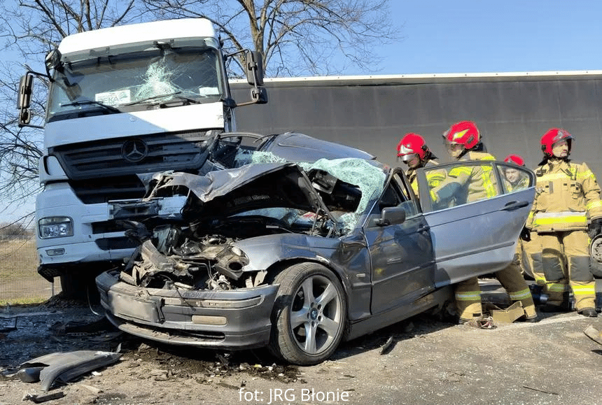 2ciężarowki i BMW
